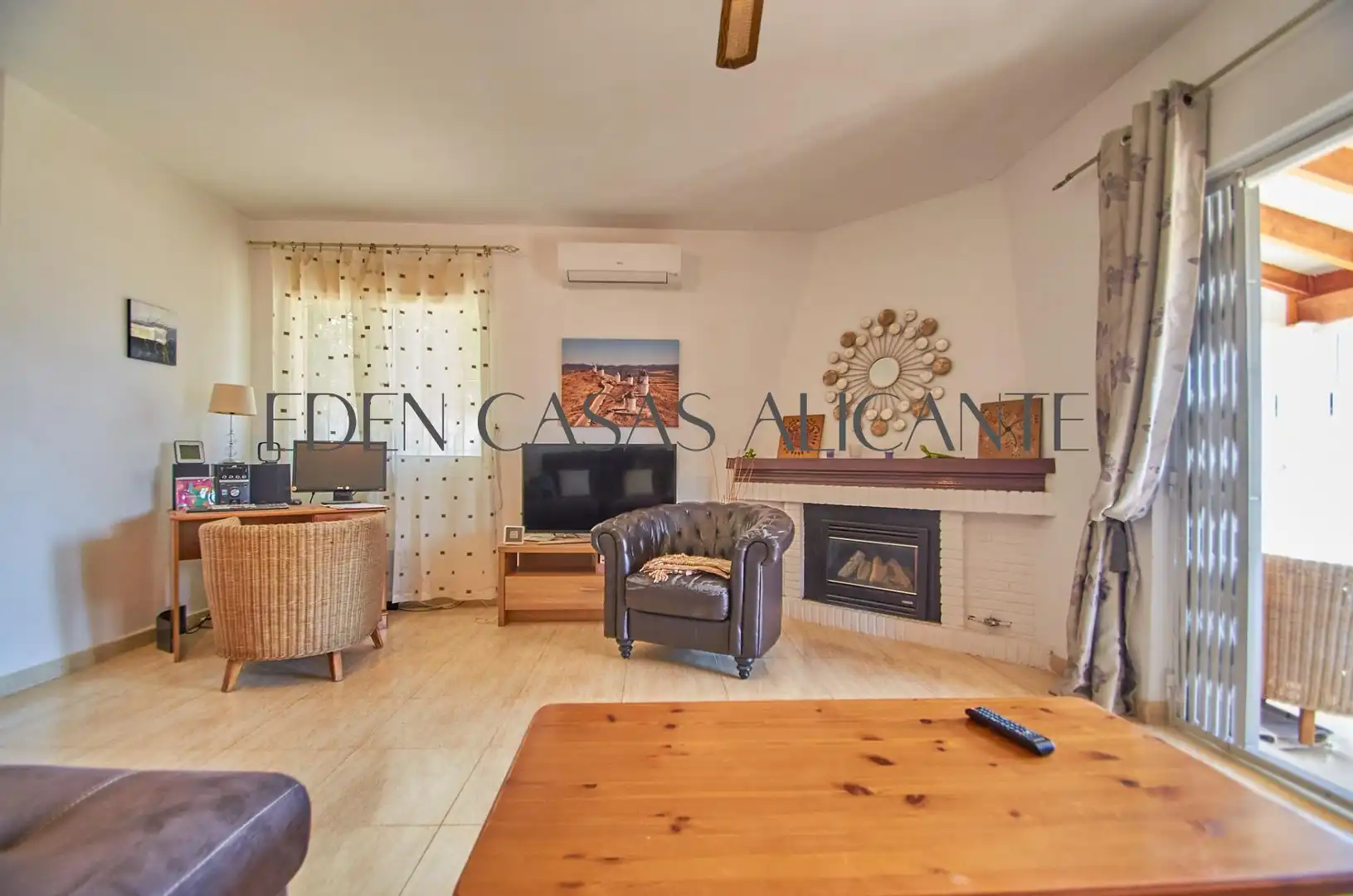 Sala de estar de Casa o chalet en venta en Busot con Aire acondicionado, Calefacción y Jardín privado