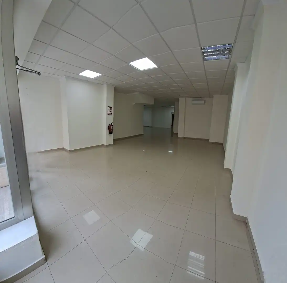Local comercial en venta en Calle de Doña Crisanta, imagen 2