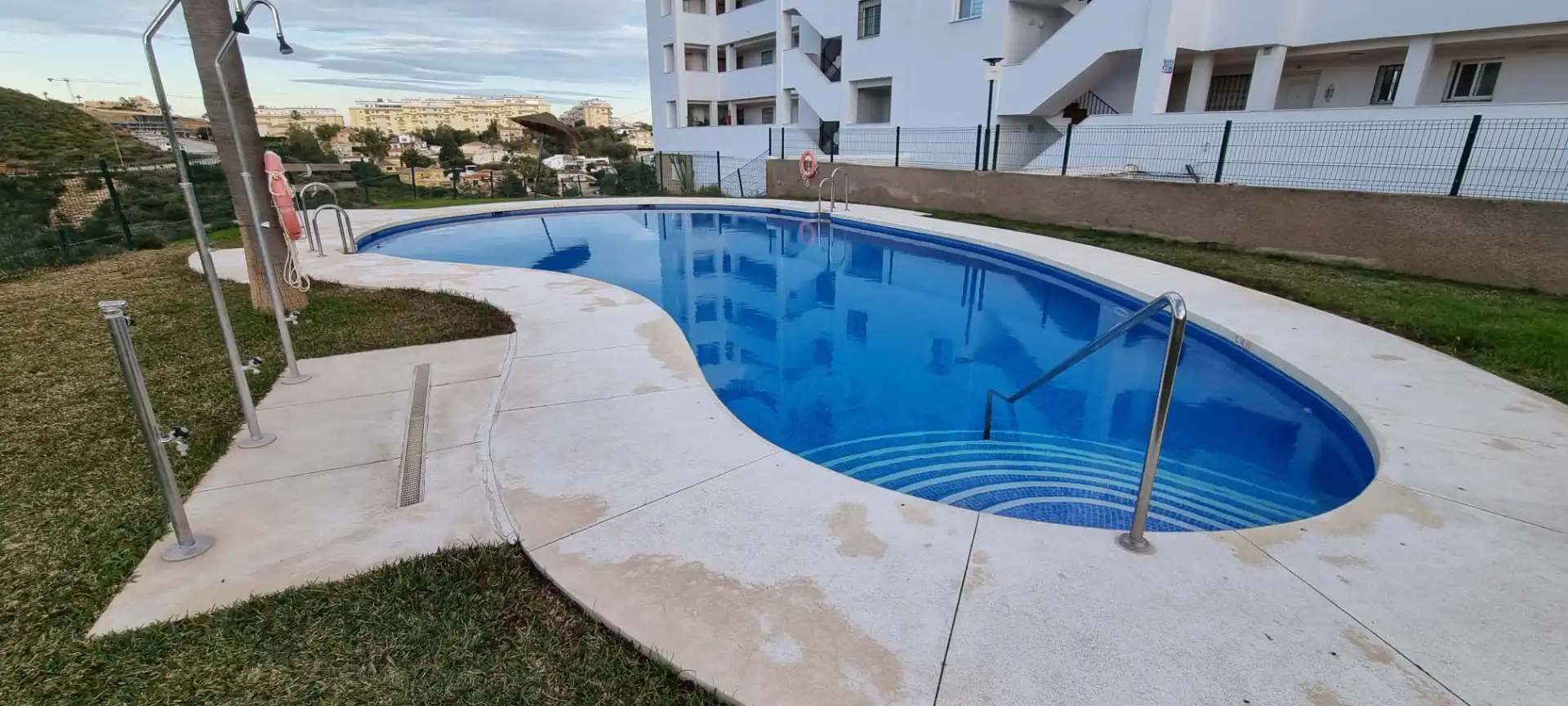 Piscina de Àtic en venda en Mijas amb Aire condicionat, Terrassa i Piscina comunitària