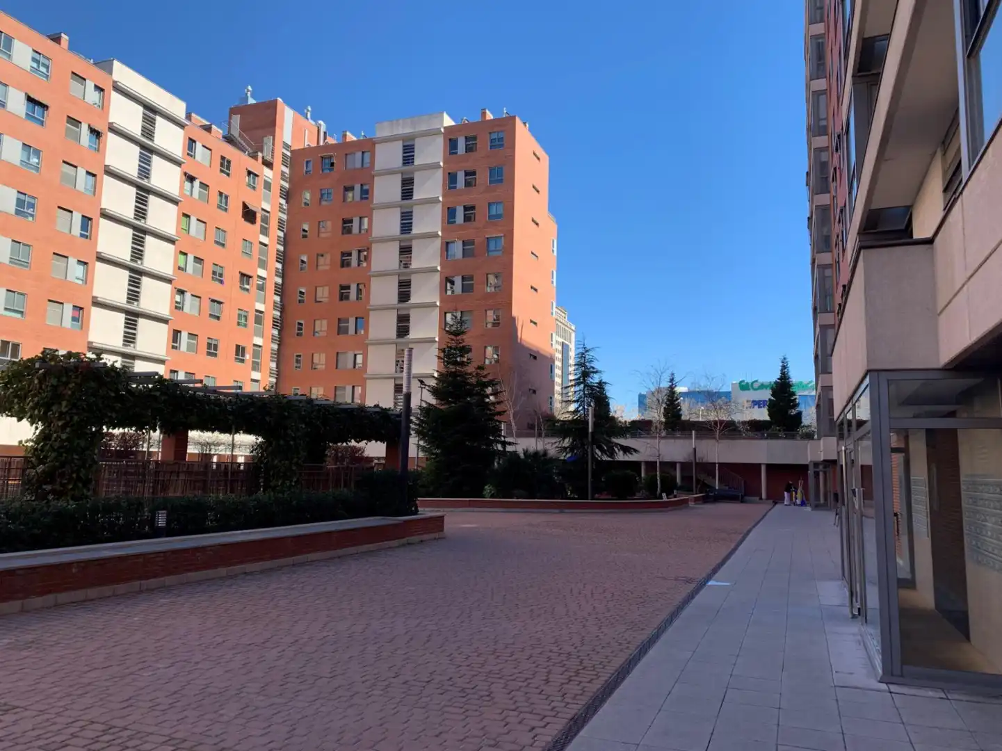 Vista exterior de Piso en venta en Madrid con Aire acondicionado, Calefacción y Jardín privado