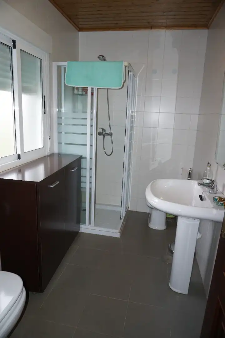 Bany de Casa o xalet en venda en Melide amb Jardí privat i Moblat
