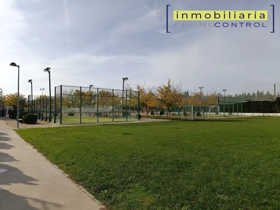 Chalet con terraza en venta en Calle Río Aragón 4, imagen 34