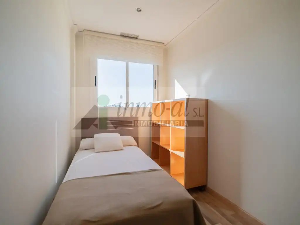 Habitación de Ático en venta en Almazora / Almassora con Aire acondicionado, Terraza y Balcón