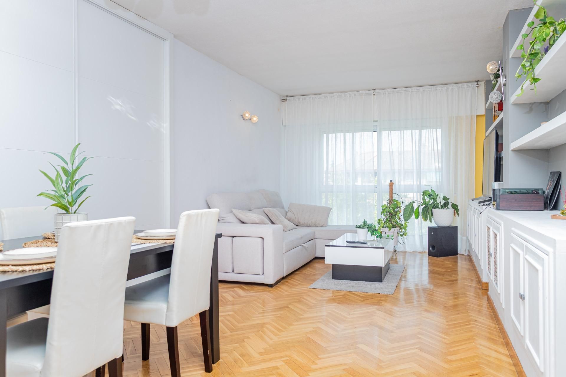 Sala de estar de Piso en venta en Tres Cantos con Aire acondicionado, Calefacción y Jardín privado