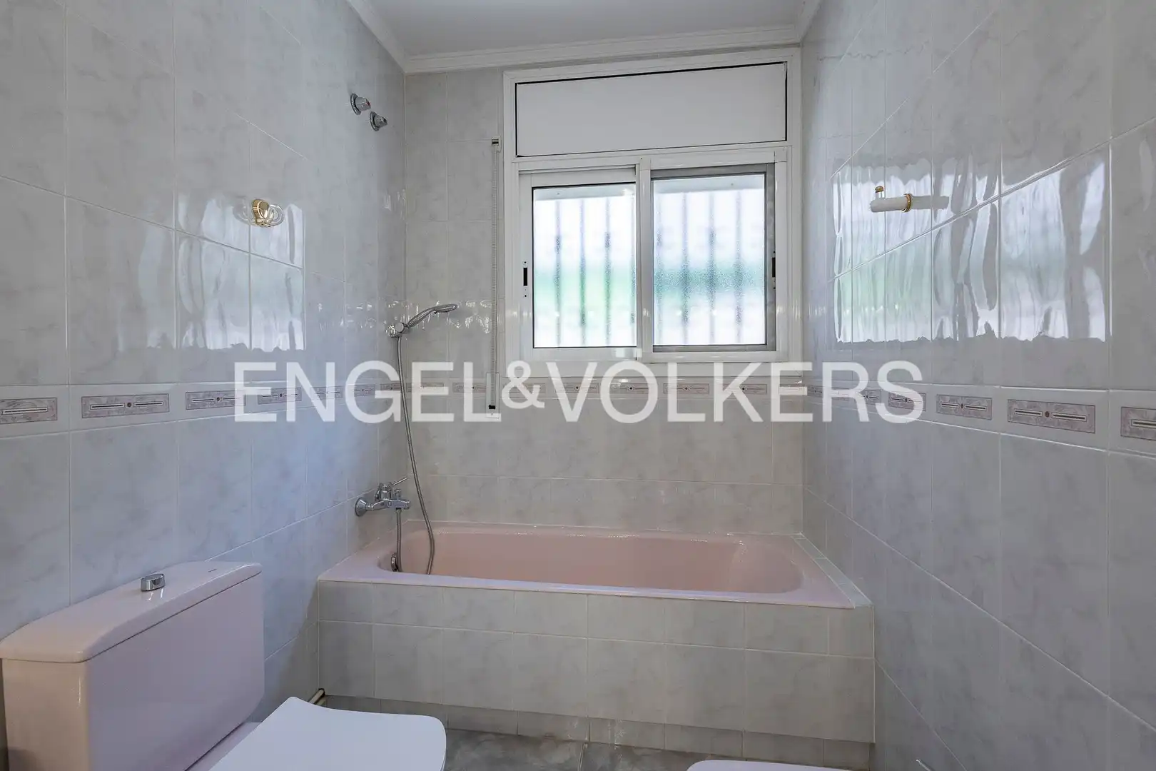 Baño de Casa o chalet de alquiler en Viladecans con Aire acondicionado, Calefacción y Jardín privado