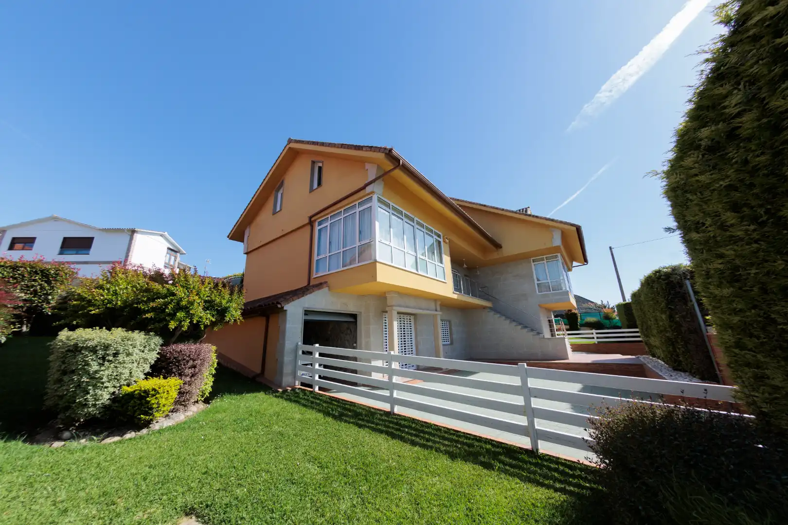Vista exterior de Casa o chalet en venta en Vigo  con Jardín privado, Parquet y Terraza