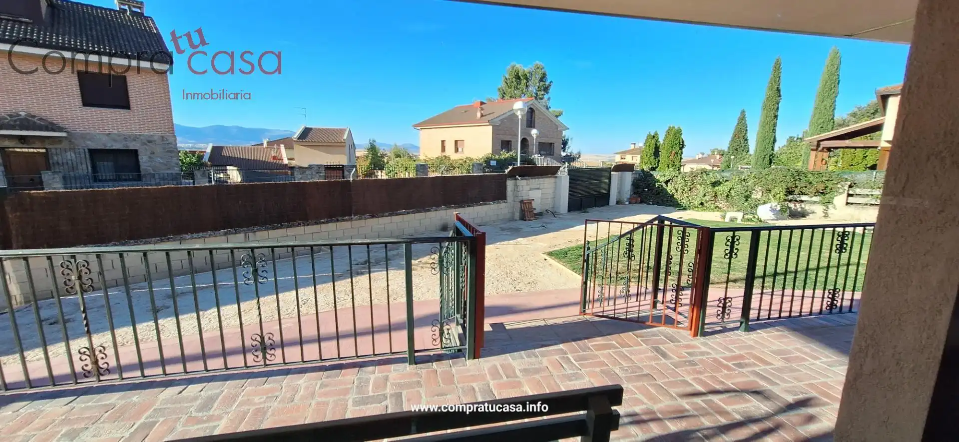 Terrassa de Casa o xalet en venda en La Lastrilla  amb Calefacció, Jardí privat i Terrassa