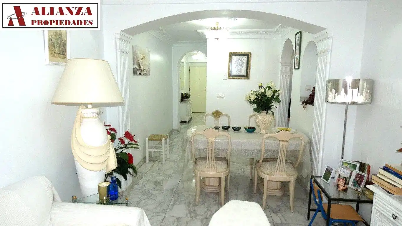 Dining room of Flat for sale in Málaga  with Air Conditioner, Terrace and Furnished