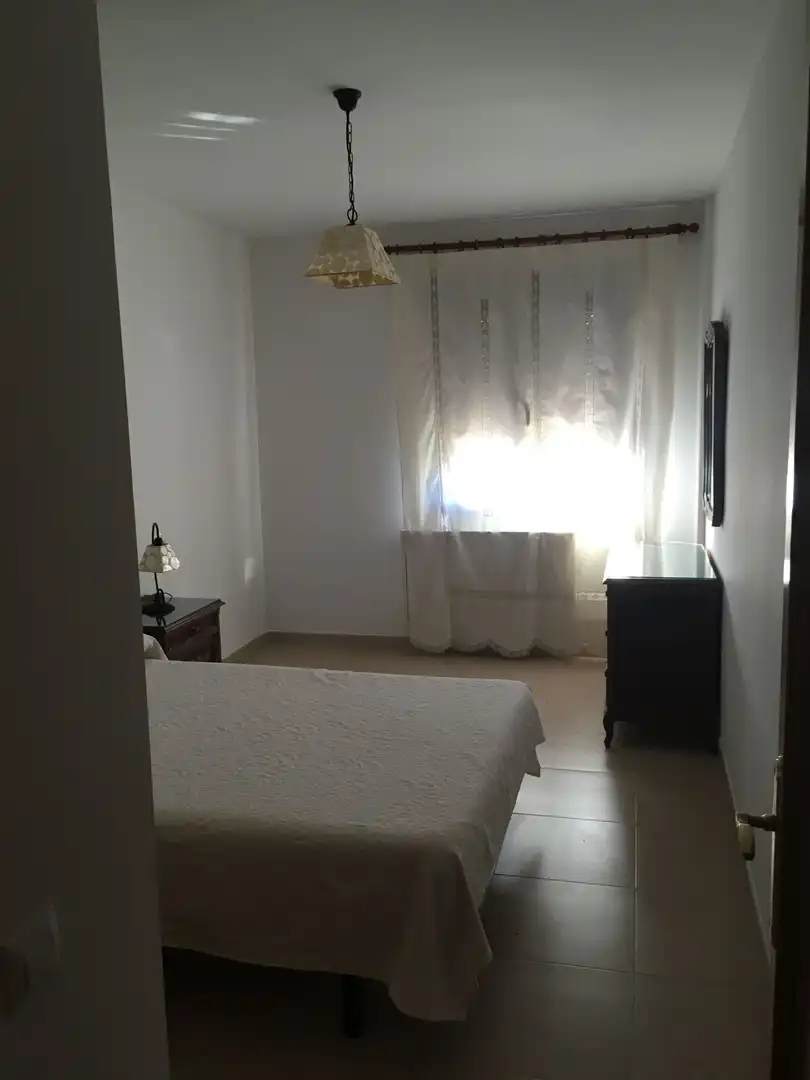 Schlafzimmer von Wohnung zur Miete in Cedillo del Condado mit Heizung und Möbliert
