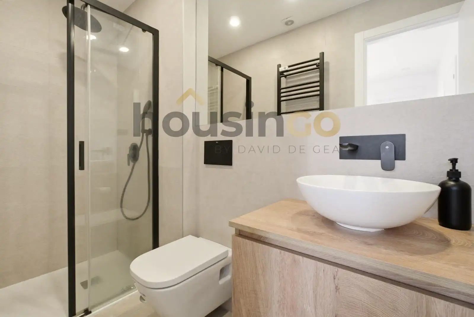 Baño de Piso de alquiler en Madrid con Aire acondicionado, Calefacción y Parquet