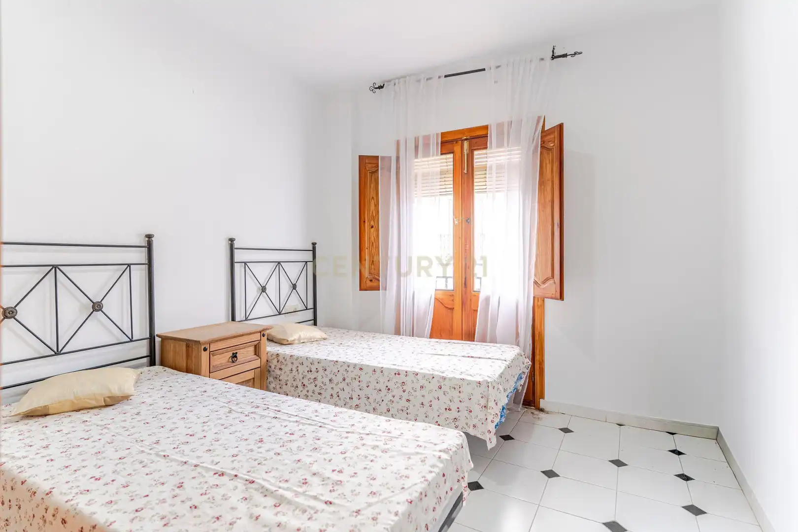 Dormitori de Casa adosada en venda en Ugíjar amb Aire condicionat, Forn i Rentadora