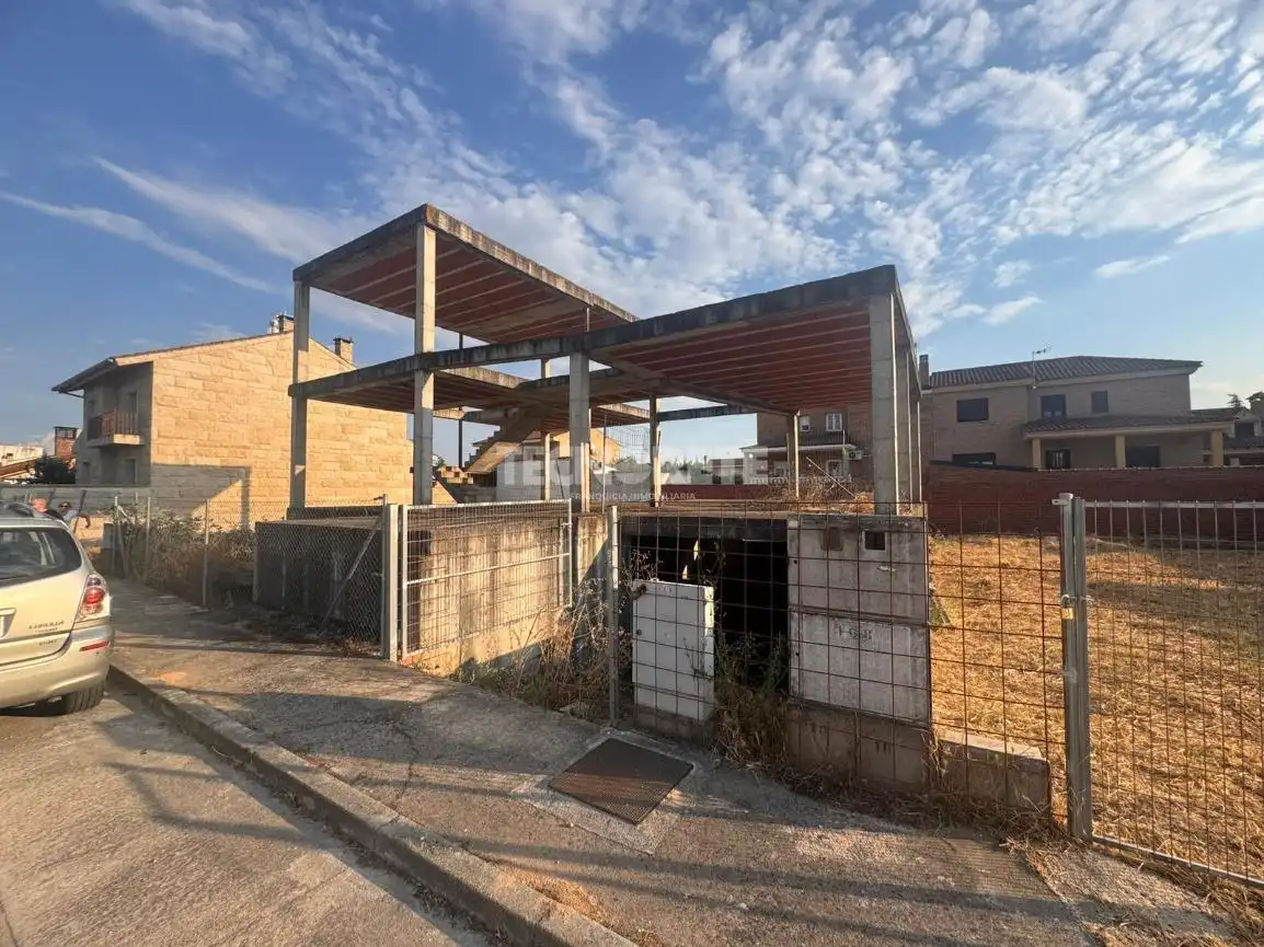 Vista exterior de Casa adosada en venta en Calera y Chozas