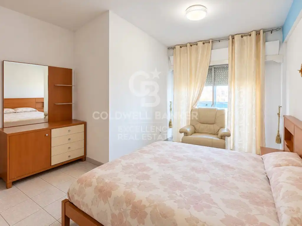Habitación de Piso en venta en Valencia con Aire acondicionado, Horno y Lavadora
