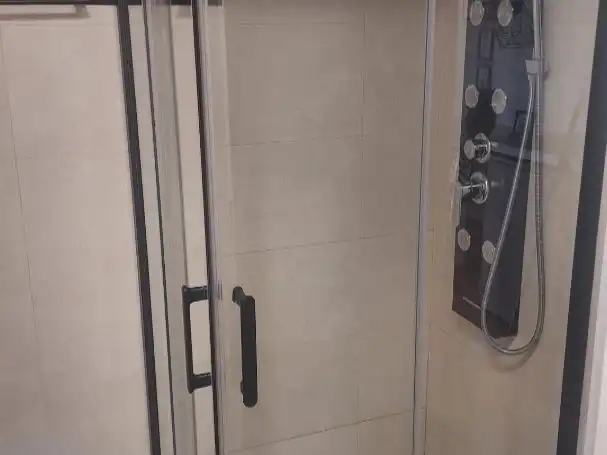 Badezimmer von Wohnung zum Verkauf in Benalmádena mit Klimaanlage und Balkon