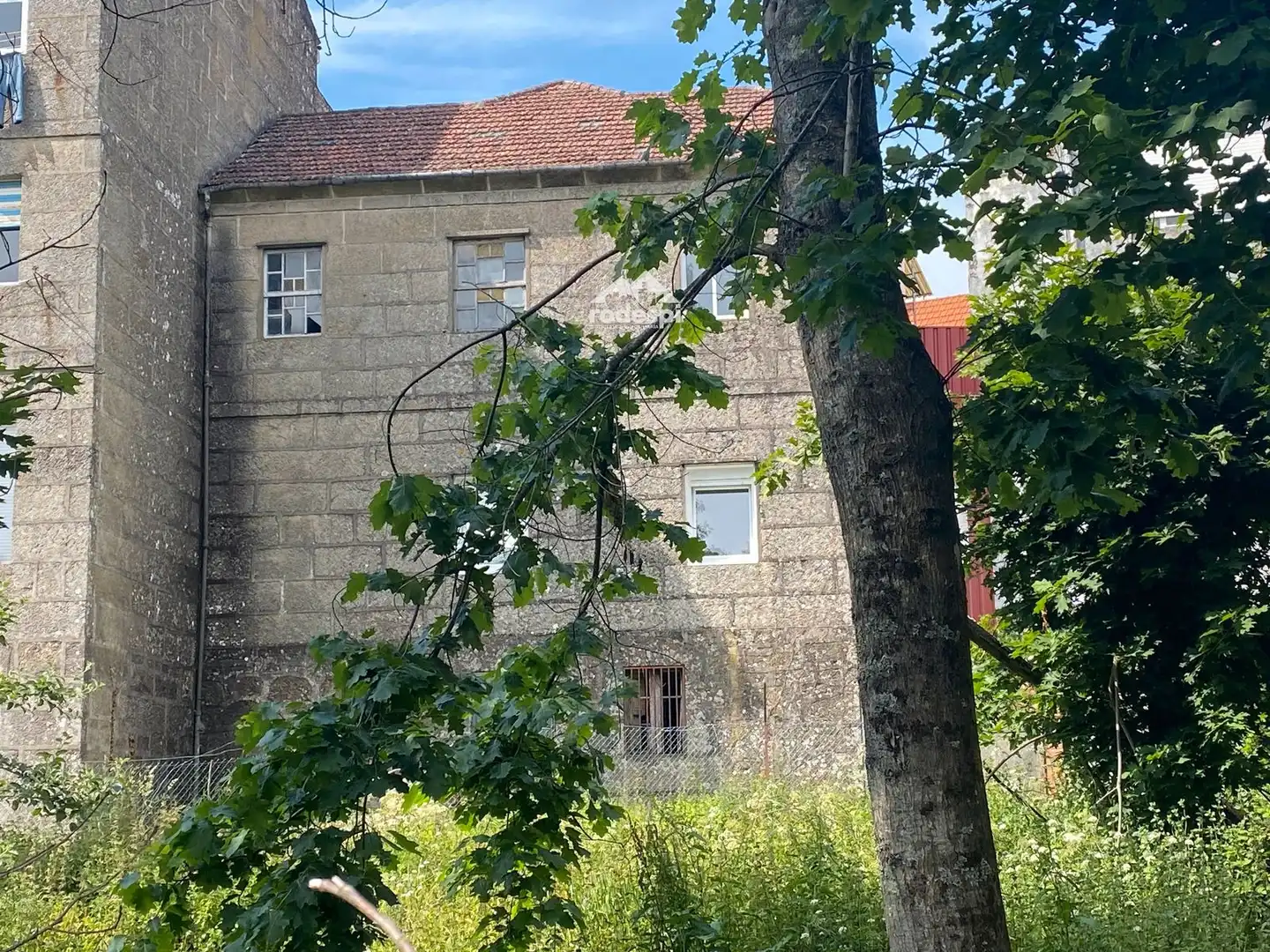 Vista exterior de Edificio en venta en A Cañiza  