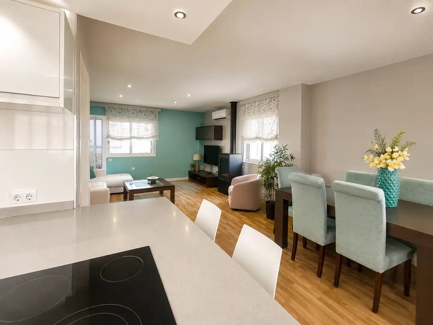 Sala de estar de Dúplex en venta en Almería con Aire acondicionado, Terraza y Piscina comunitaria