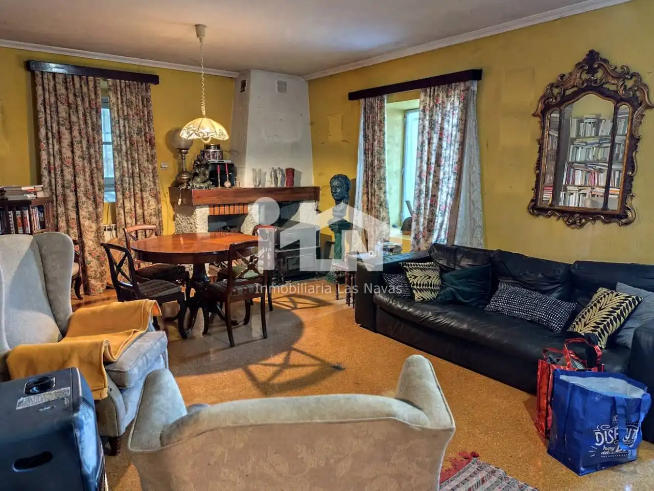 Sala de estar de Piso en venta en Las Navas del Marqués  con Calefacción, Terraza y Trastero