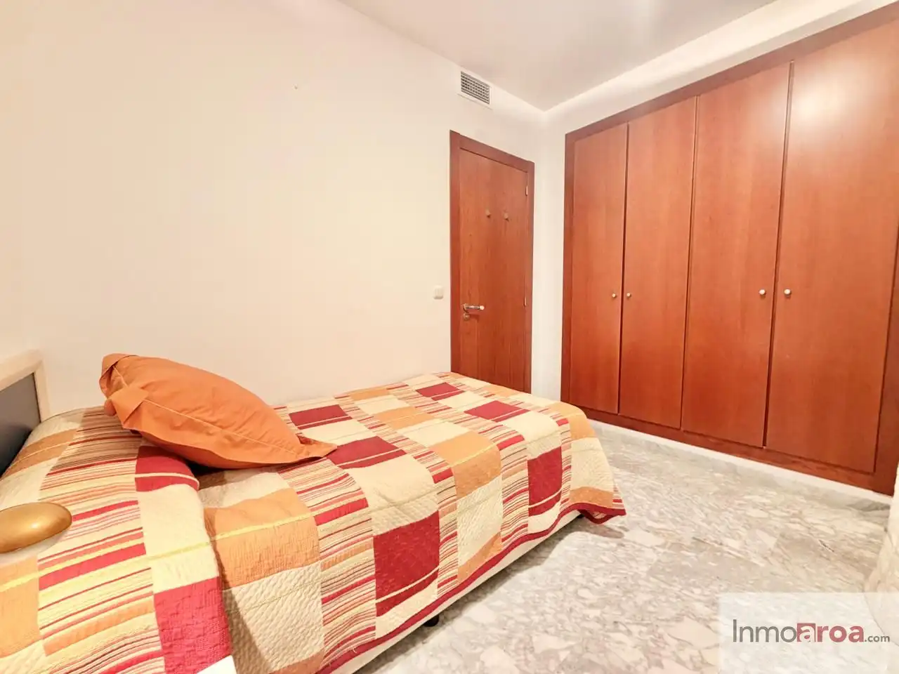 Schlafzimmer von Wohnung zur Miete in Valencia mit Klimaanlage, Heizung und Möbliert