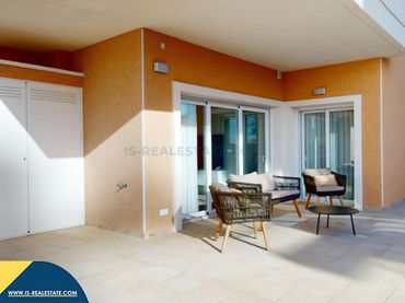 Apartamento con piscina en venta en El Raso