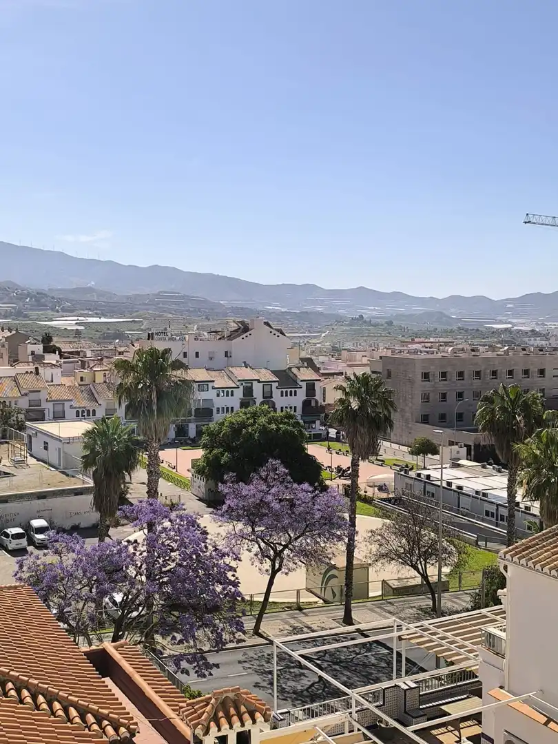 Vista exterior de Casa o xalet en venda en Motril amb Aire condicionat