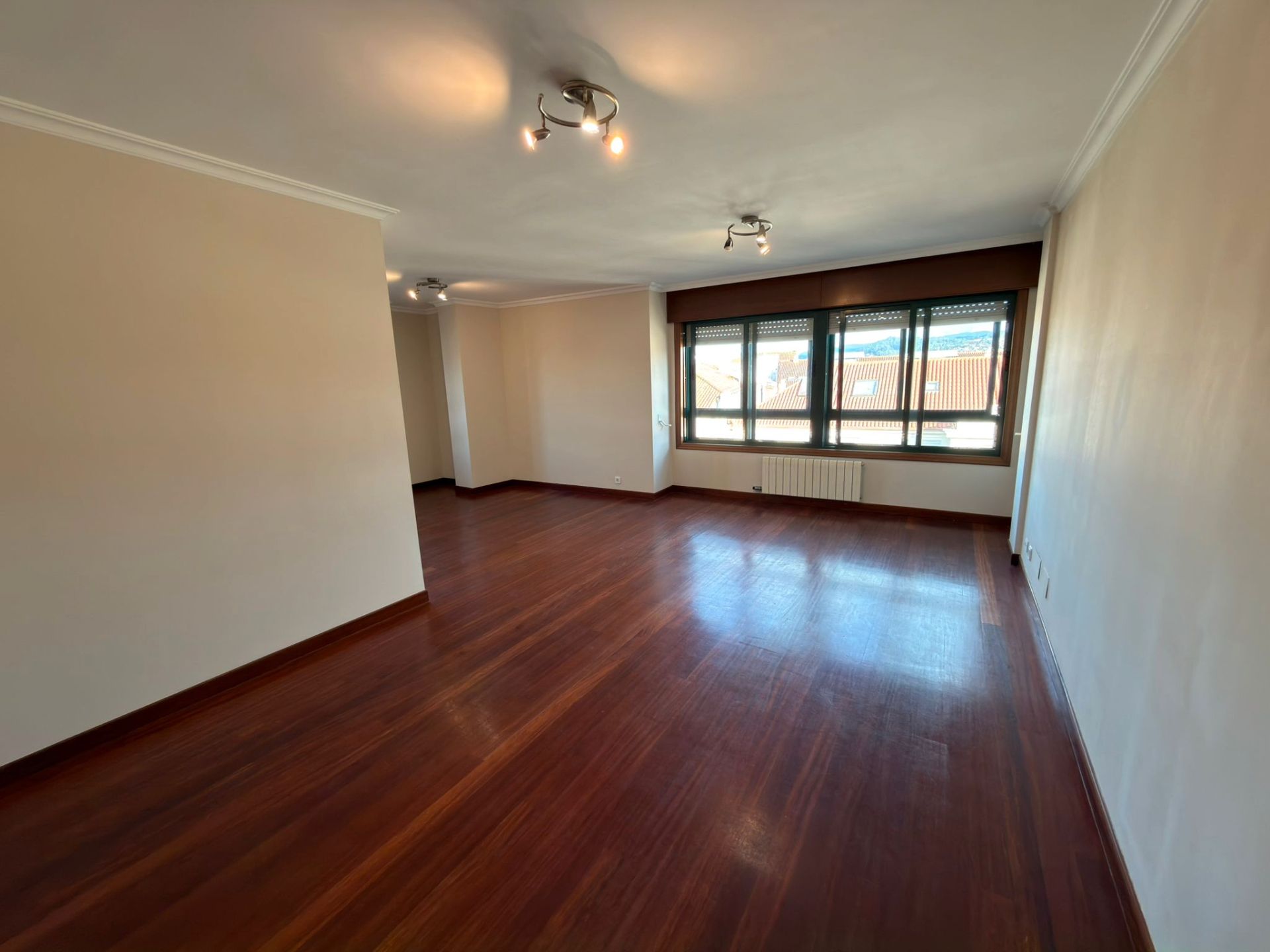 Sala d'estar de Pis de lloguer en Pontevedra Capital  amb Calefacció, Parquet i Forn