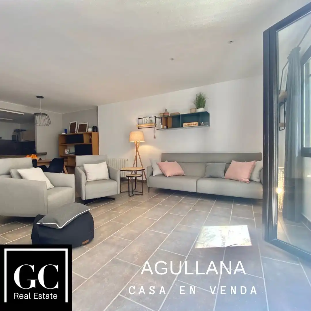 Sala d'estar de Casa adosada en venda en Agullana amb Calefacció i Terrassa