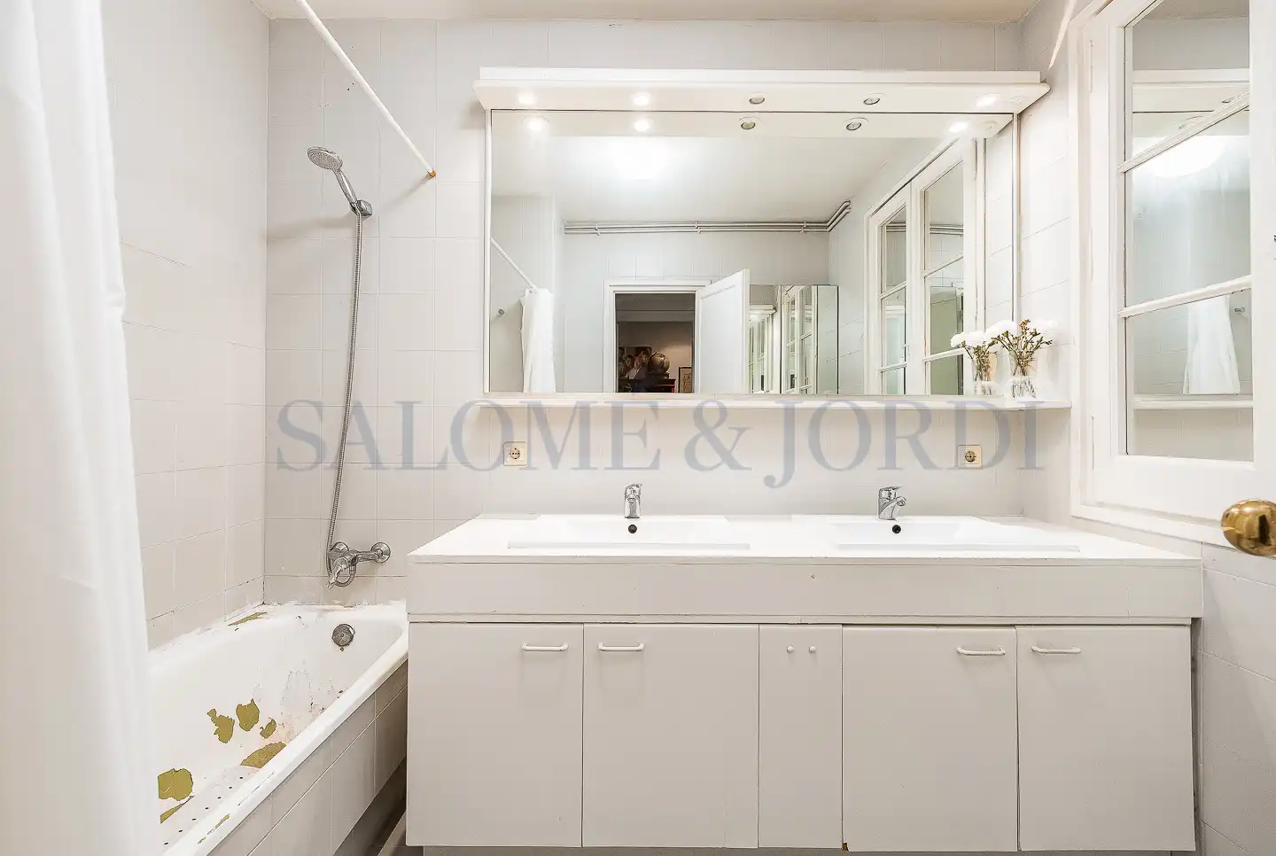 Baño de Piso en venta en Barcelona con Aire acondicionado, Calefacción y Jardín privado