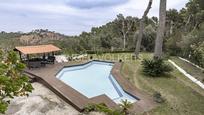 Piscina de Casa o xalet en venda en Castelldefels amb Aire condicionat, Calefacció i Jardí privat