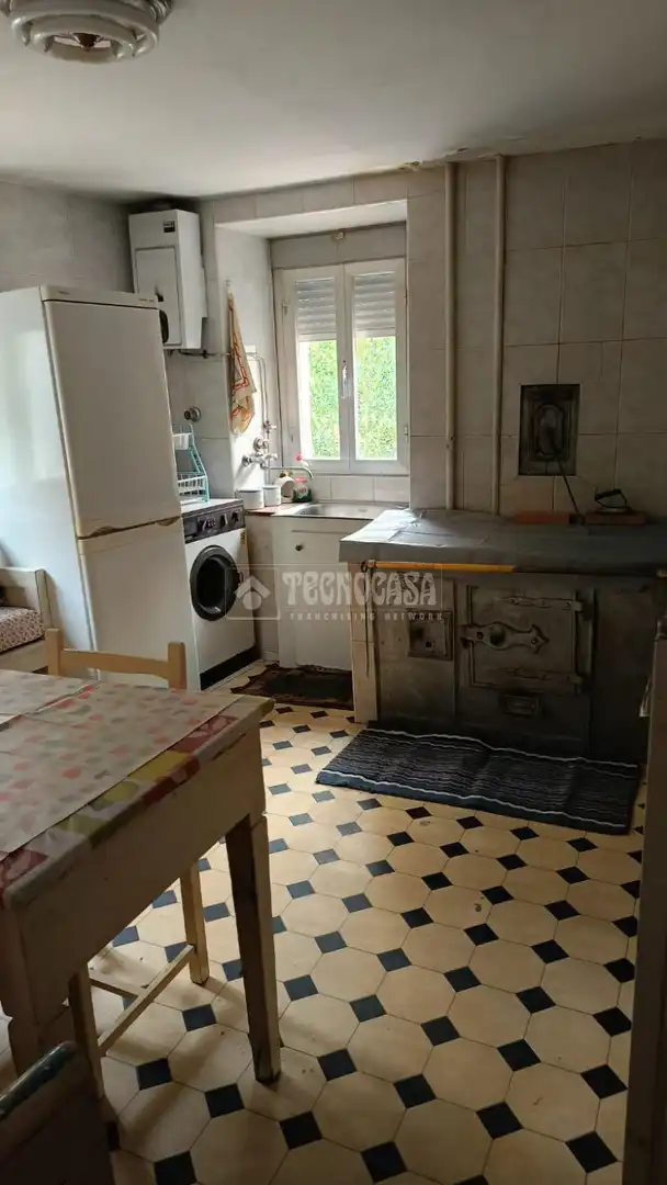 Kitchen of Houses for sale in Murias de Paredes
