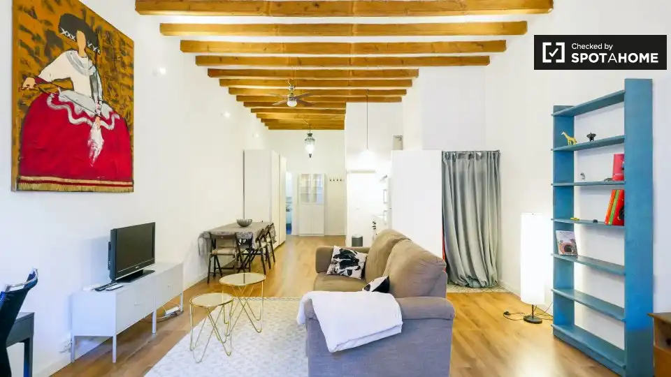 Flat with terrace to rent in Ciutat Vella, imagen 3