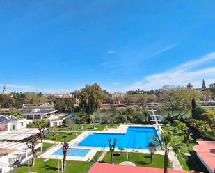 Piscina de Pis de lloguer en  Sevilla Capital amb Aire condicionat i Calefacció
