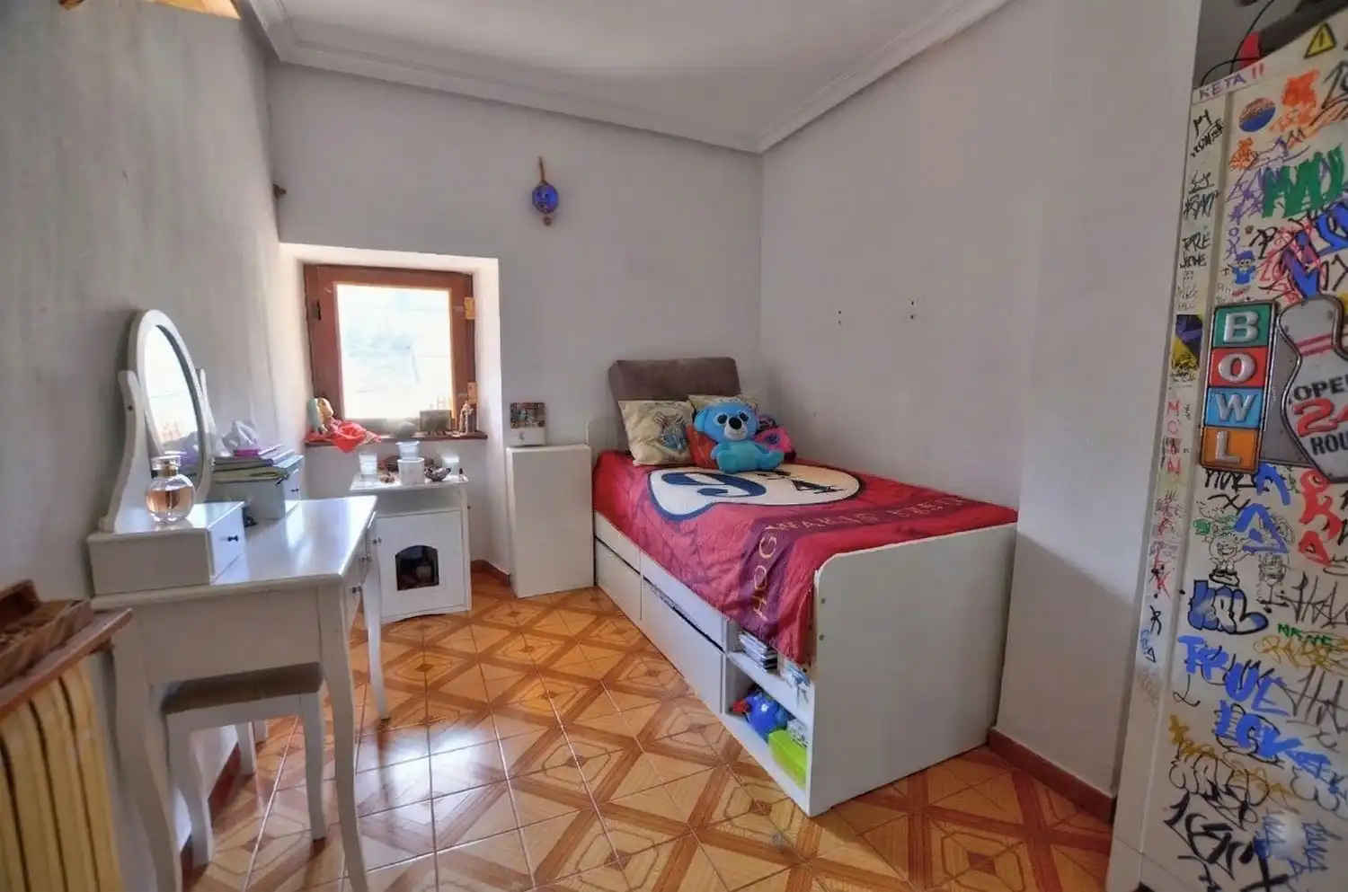 Dormitori de Casa o xalet en venda en Lena amb Calefacció, Terrassa i Traster