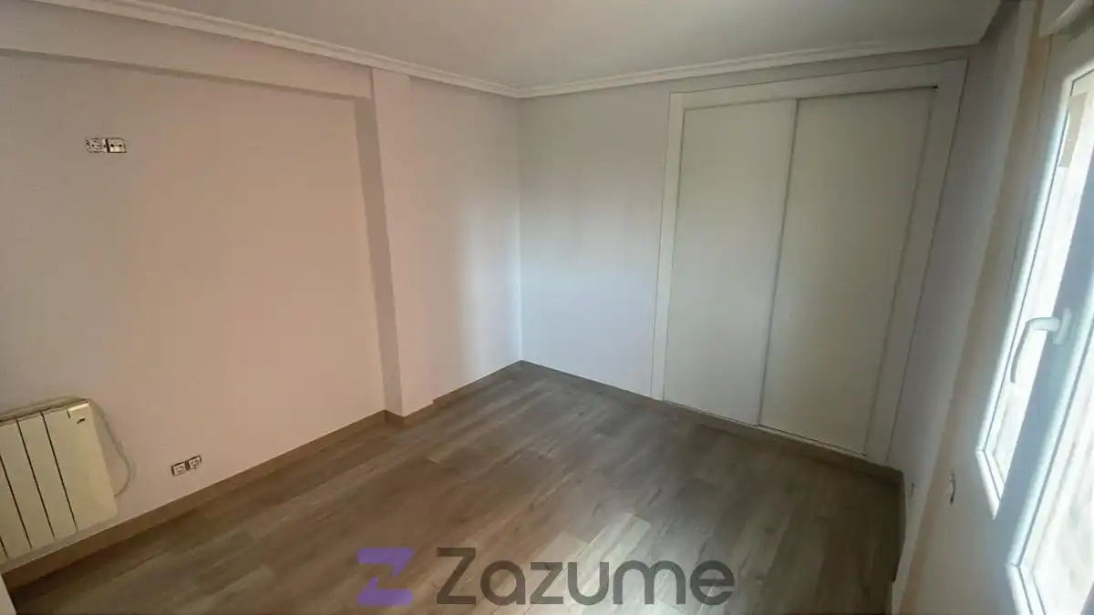 Bedroom of Apartments for rent in Burgos  with Heating, Oven and Washing machine