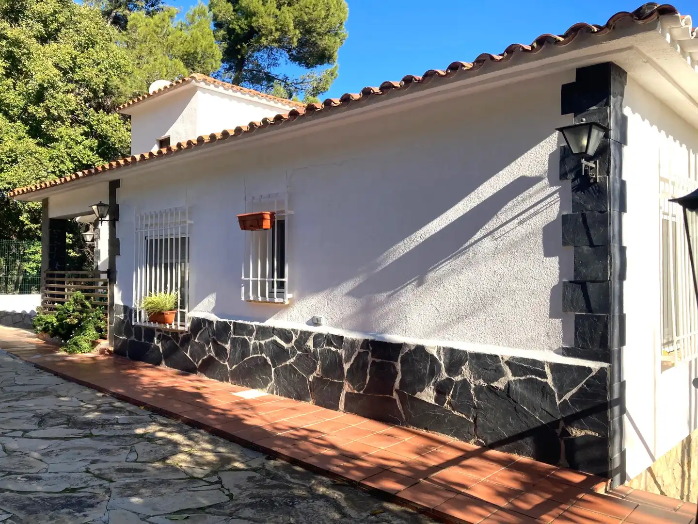 Vista exterior de Casa o chalet en venta en Corbera de Llobregat con Aire acondicionado, Calefacción y Jardín privado