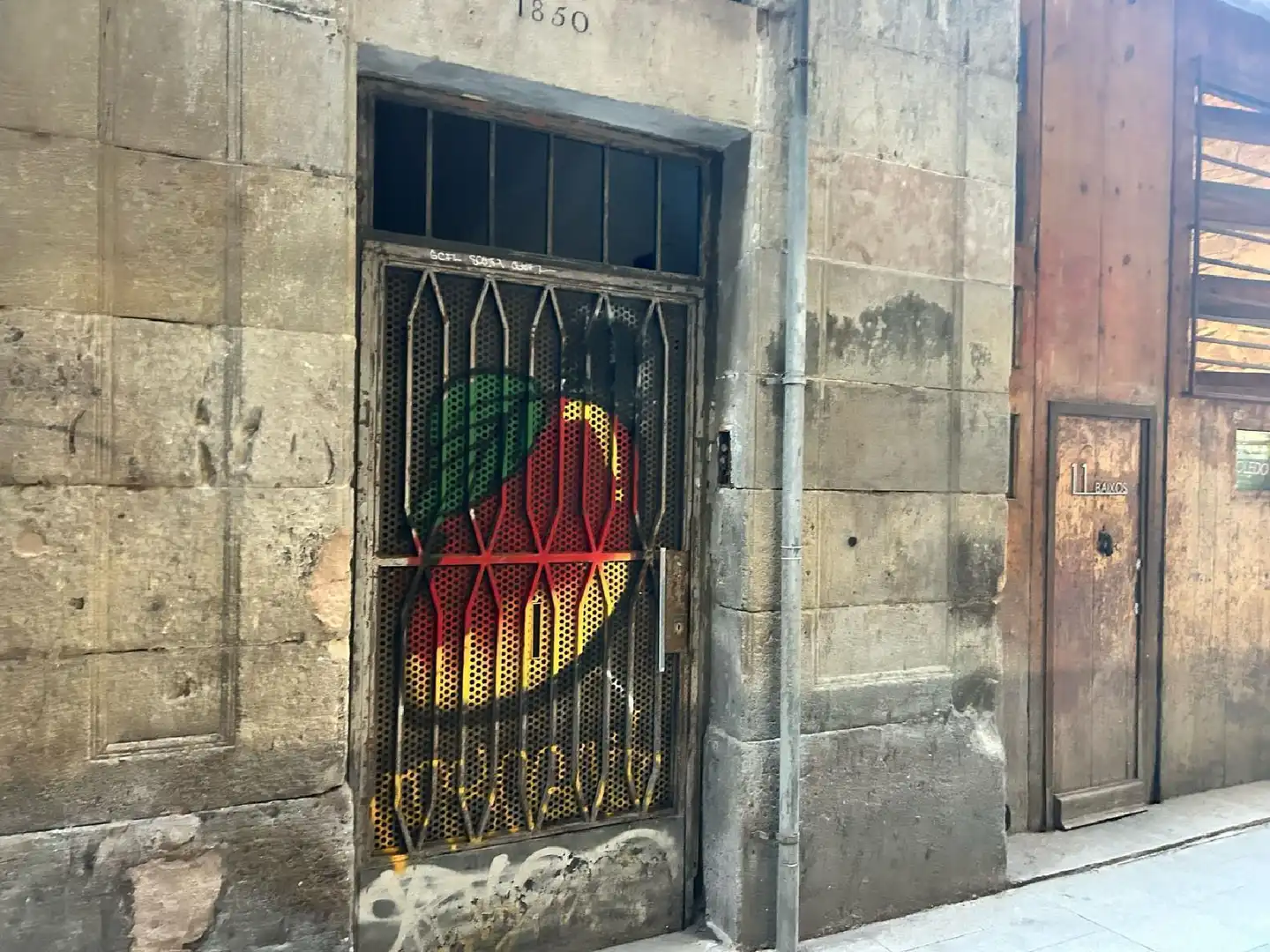 Vista exterior de Piso en venta en Ciutat Vella