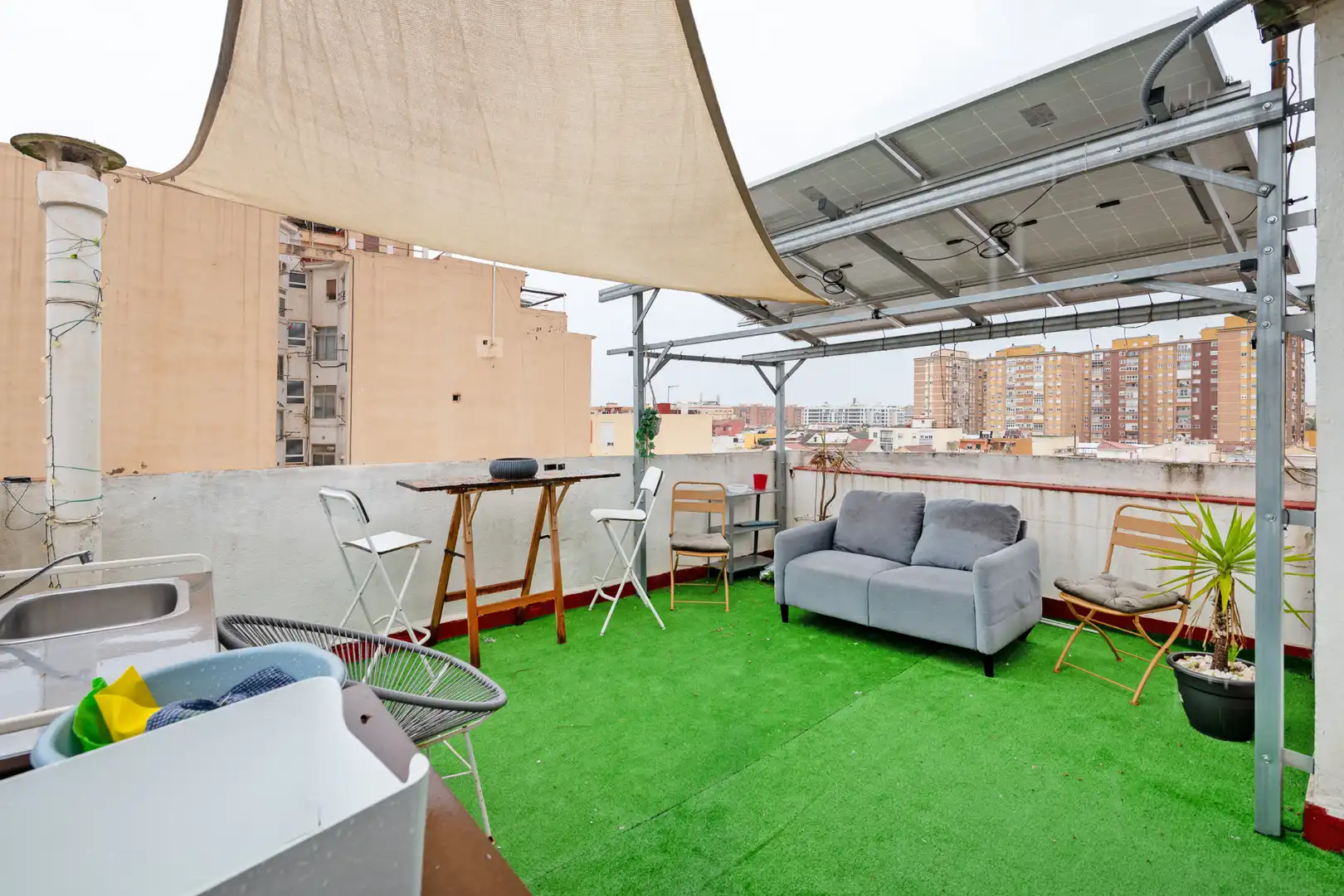 Casa adosada en venda a Calle la Hoz, 32, Parque Ayala - Jardín de la Abadía - Huelín