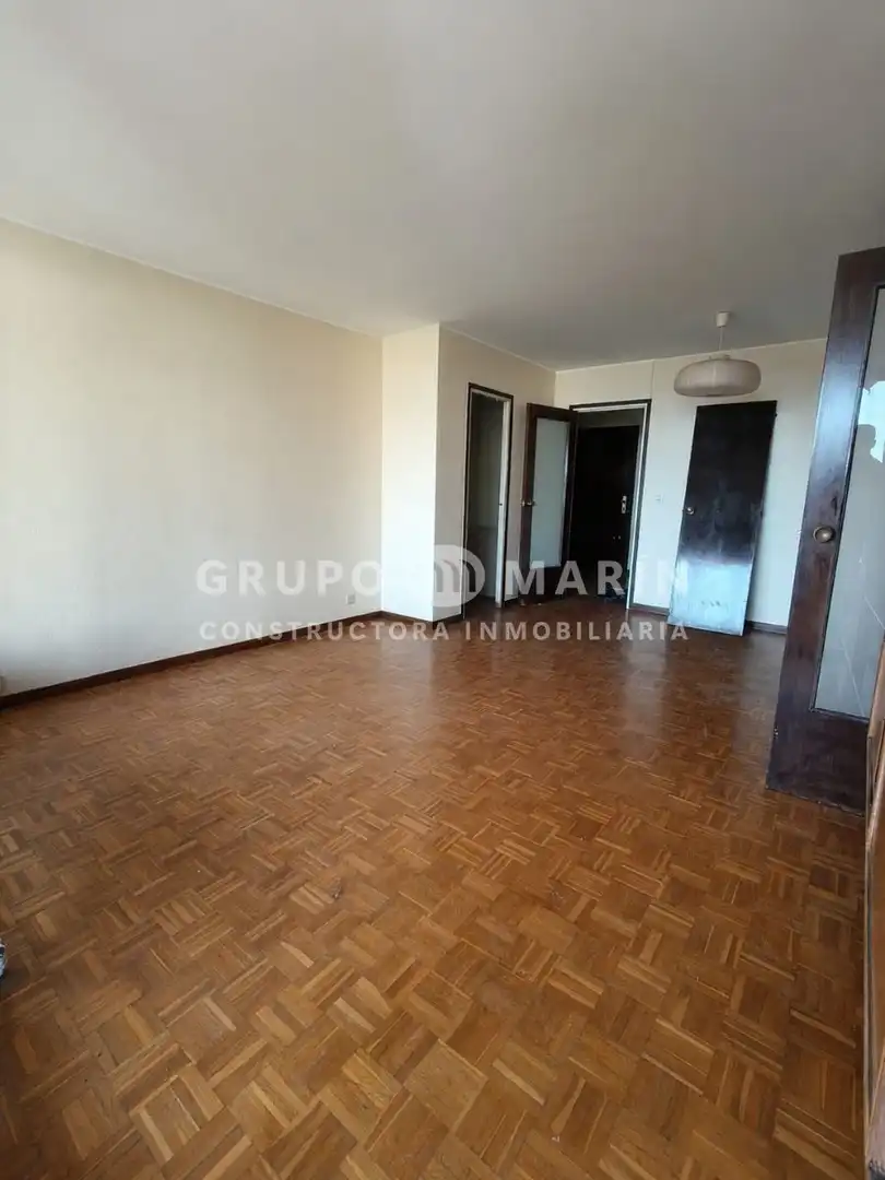Piso en venta en Barcelona con Calefacción y Balcón