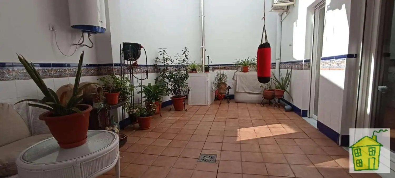 Adossat amb terrassa en venda a Andújar, imagen 2