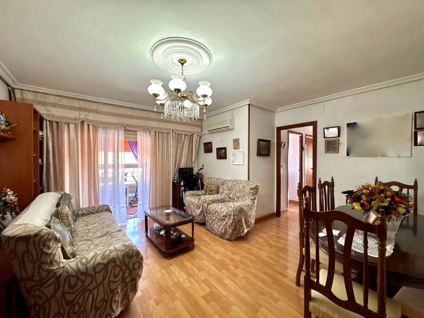 Sala de estar de Piso en venta en Cáceres con Aire acondicionado, Terraza y Amueblado