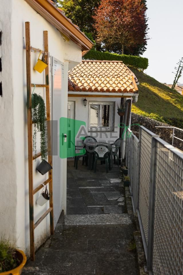 Vista exterior de Casa o xalet en venda en Ourense Capital  amb Calefacció, Jardí privat i Moblat