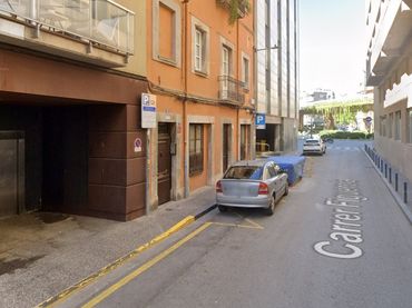 Individuel avec ascenseur à vendre à Carrer Figuerola
