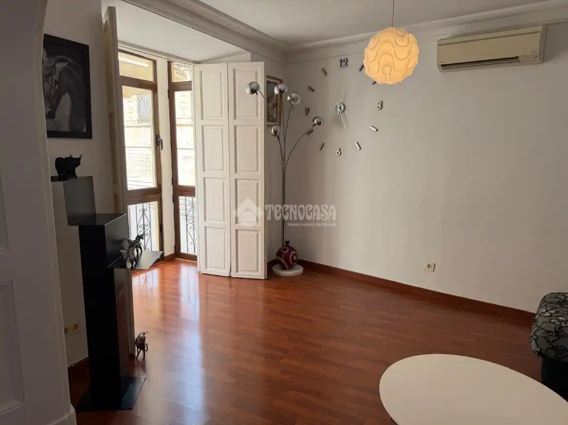 Sala d'estar de Pis en venda en Jaén amb Aire condicionat, Moblat i Balcó