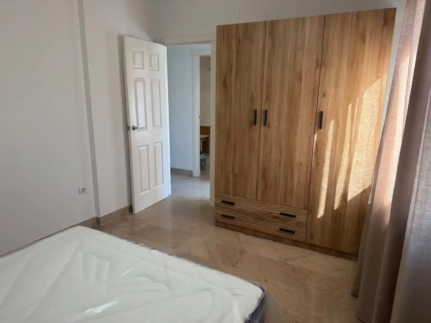 Dormitori de Pis de lloguer en Armilla amb Aire condicionat