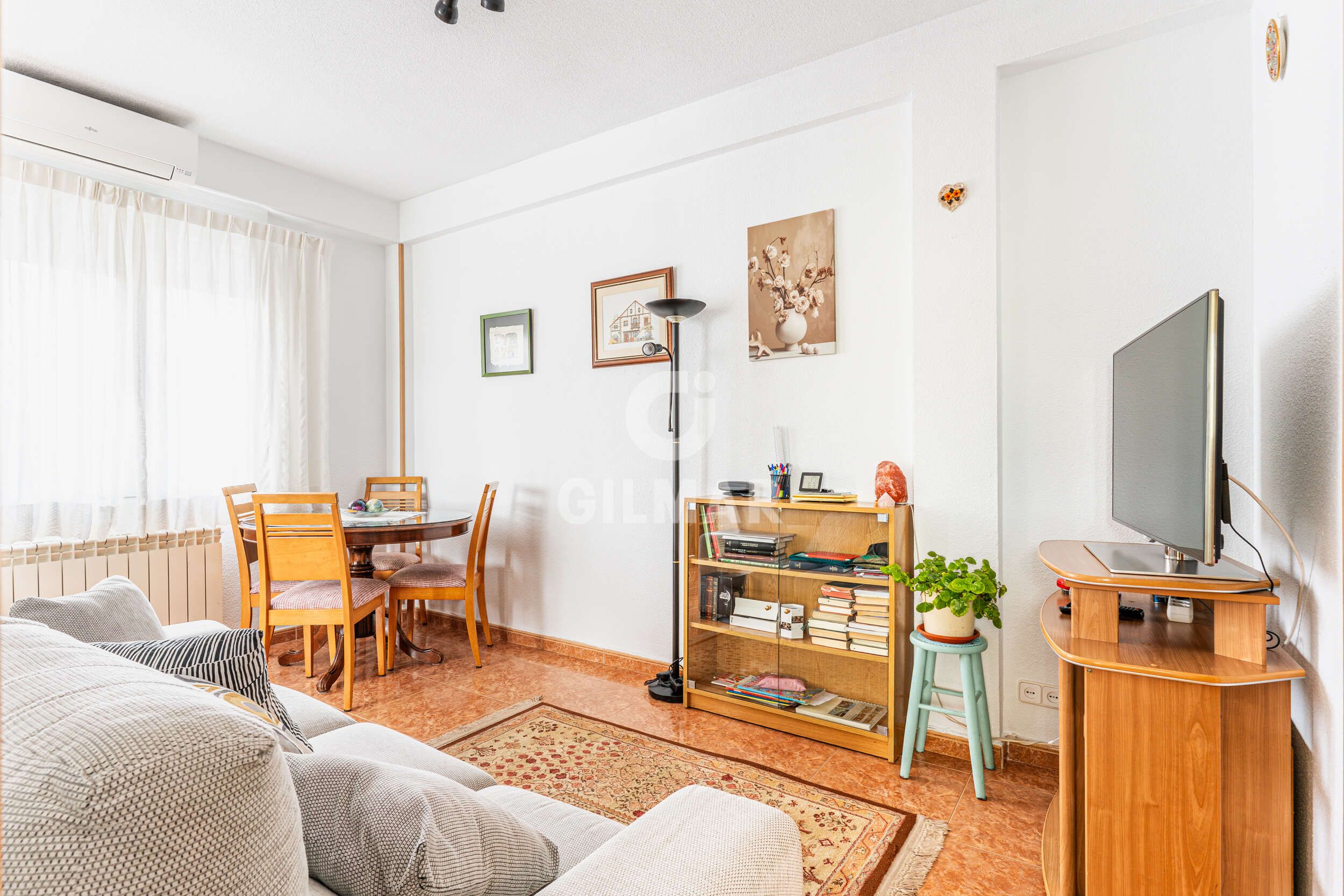 Living room of Flat for sale in  Madrid Capital  with Heating