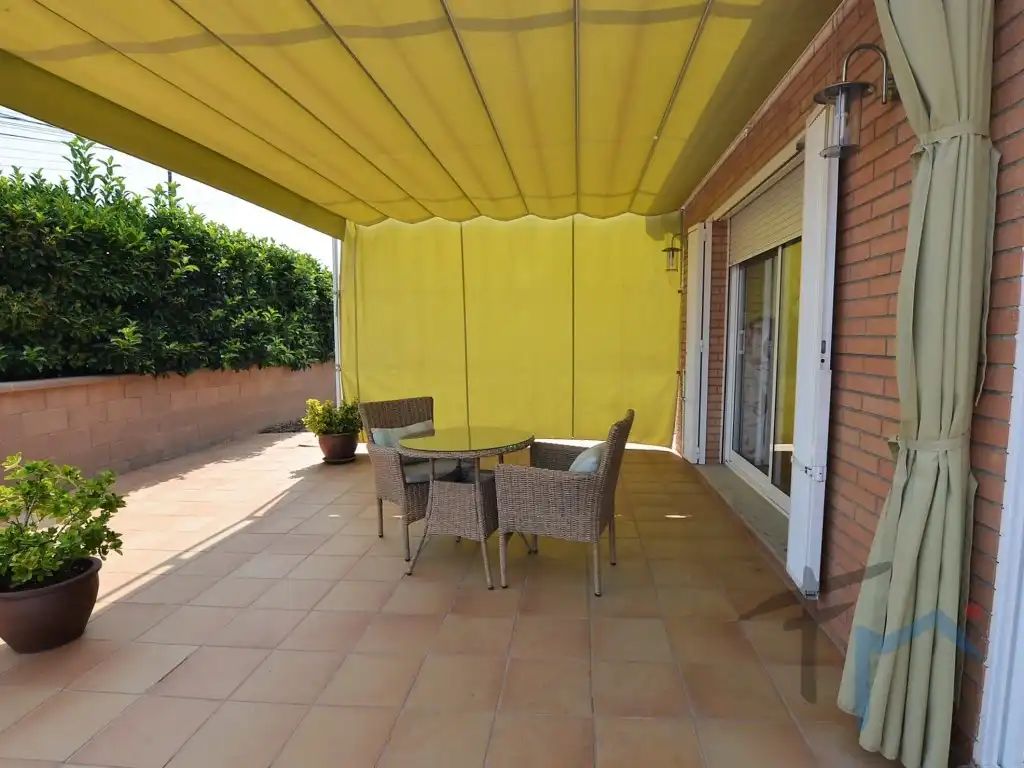Casa en venta en Calle Reina Elisenda (C Canals), imagen 2