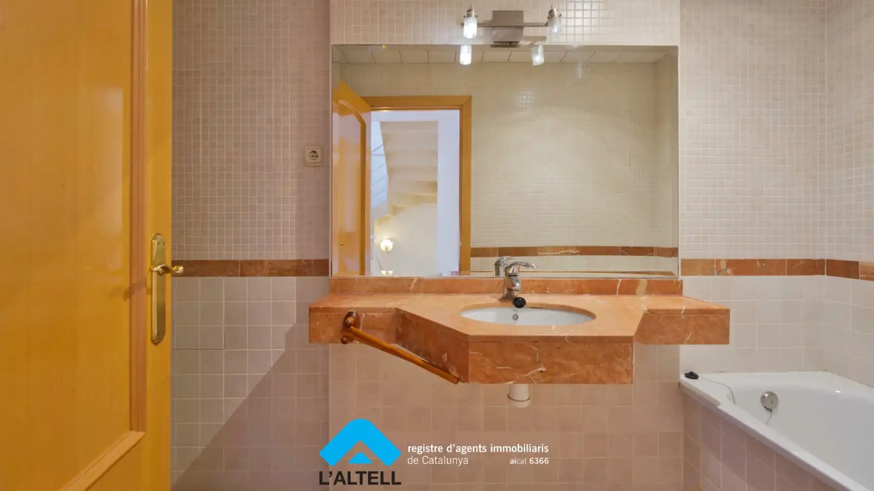 Bany de Casa o xalet en venda en L'Ametlla del Vallès amb Aire condicionat, Calefacció i Jardí privat