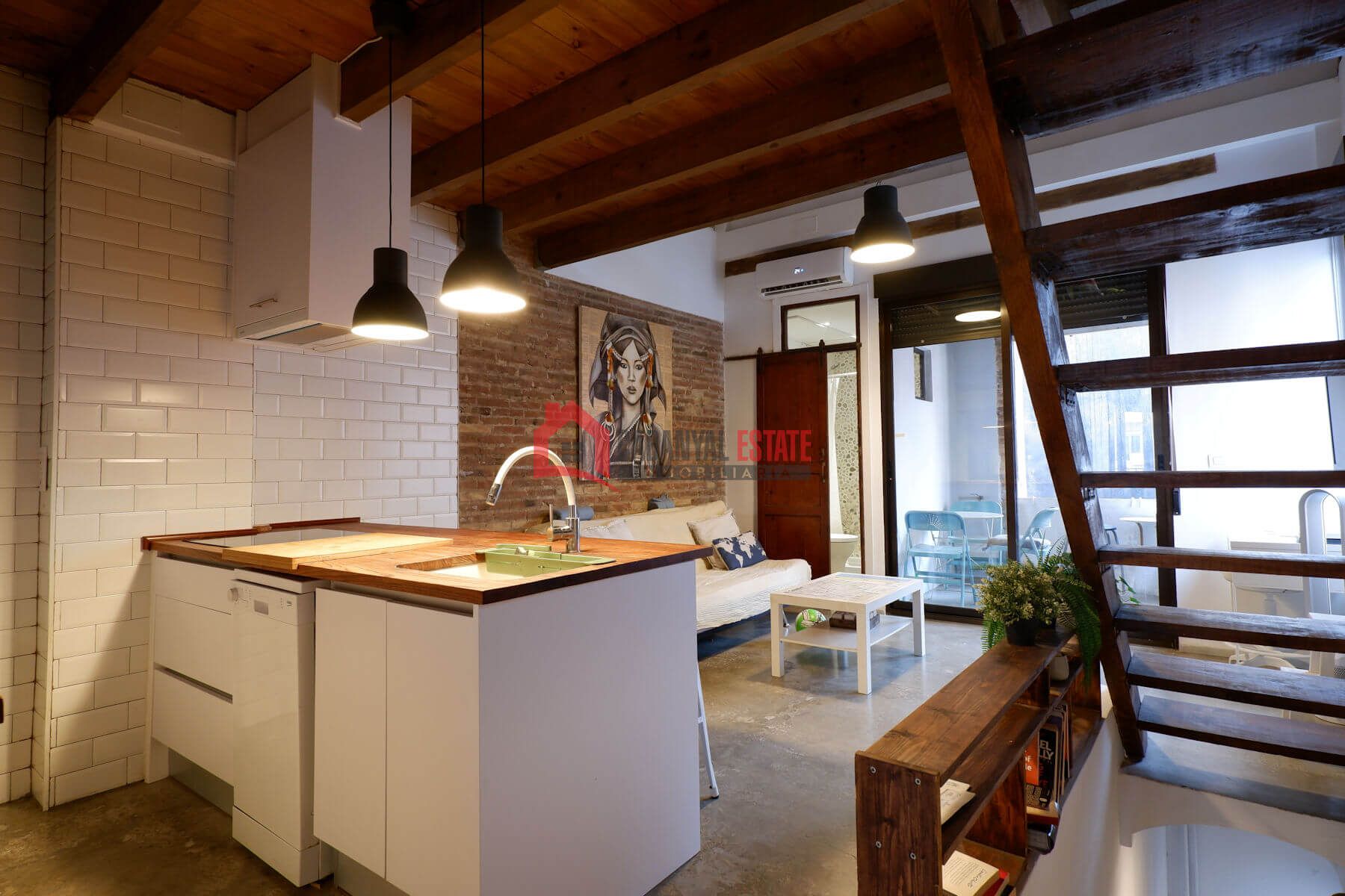 Exterior view of Apartment for sale in  Valencia Capital  with Air Conditioner, Terrace and Balcony