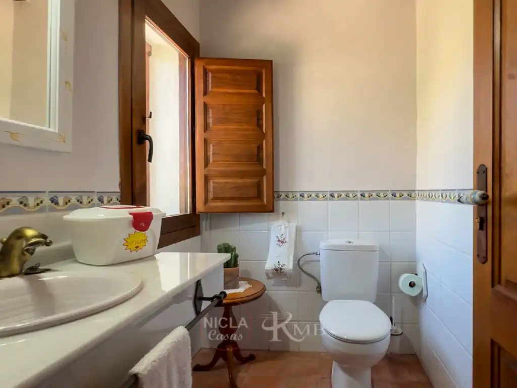 Bathroom of Houses for sale in Vélez-Blanco  with Air Conditioner, Terrace and Swimming Pool