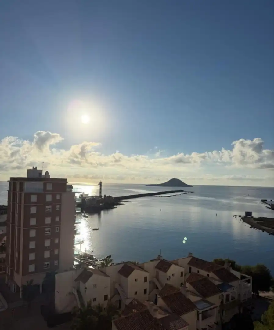 Außenansicht von Dachboden zum Verkauf in La Manga del Mar Menor mit Klimaanlage, Abstellraum und Möbliert
