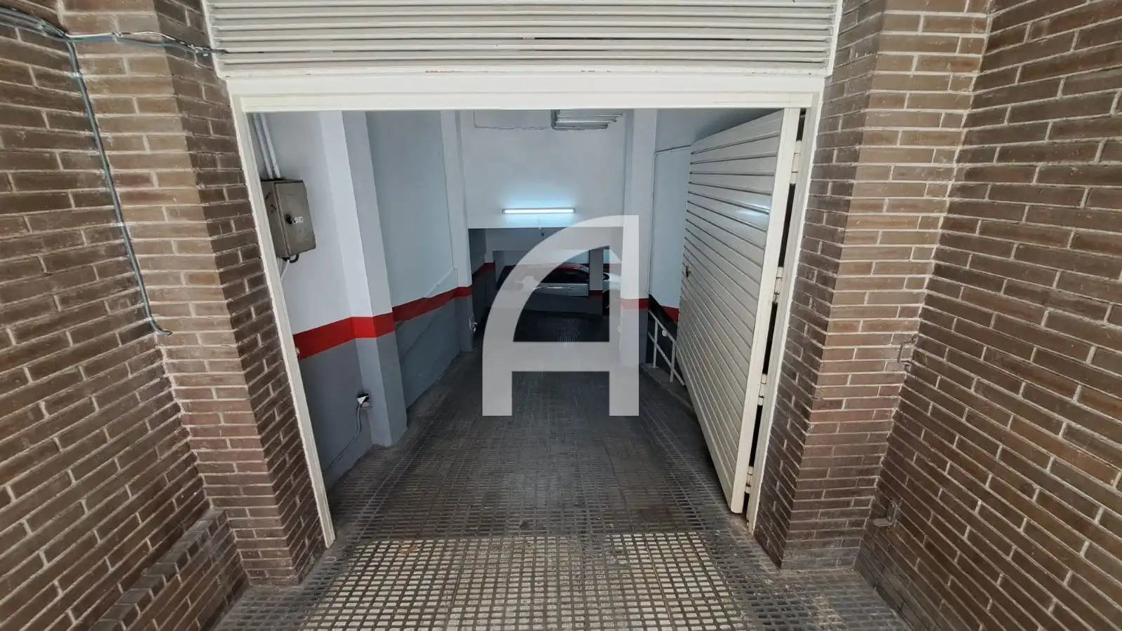 Parking de Piso en venta en Terrassa con Calefacción y Terraza
